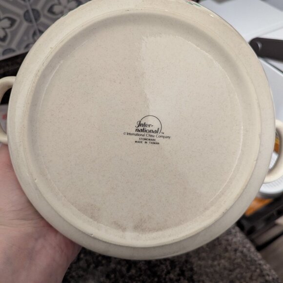 International Heartland casserole dish - Picture 4 of 4